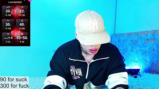 _justinmoon2 live cam on StripChat