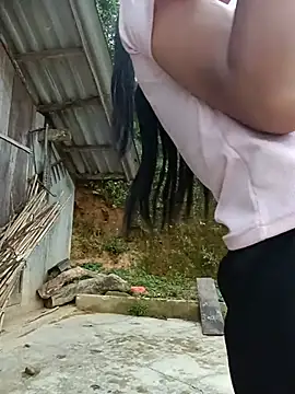 Hoa-tuylip live cam on StripChat