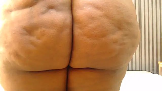 ROYALASS25