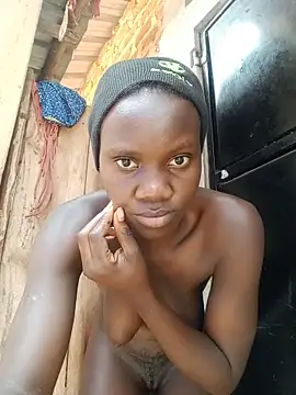 Black_juicy24 webcam
