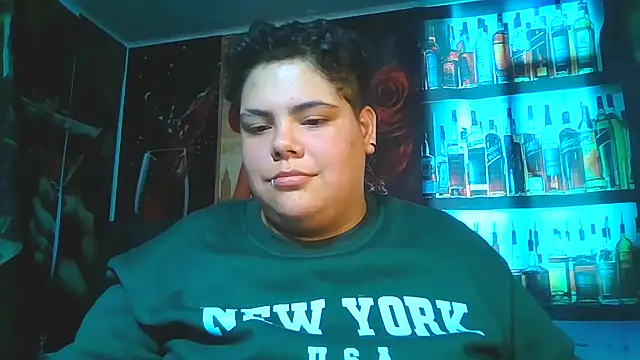 Hailey_Curvy webcam