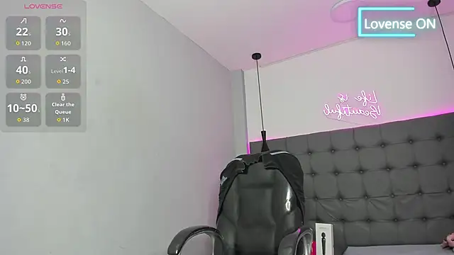 scarletcherry18 webcam