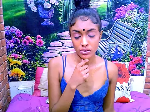 IndianPretty14u2Luv webcam