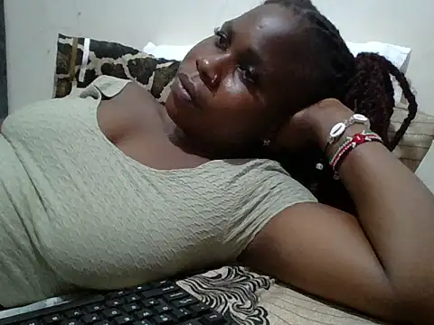 yummyyychocolate webcam