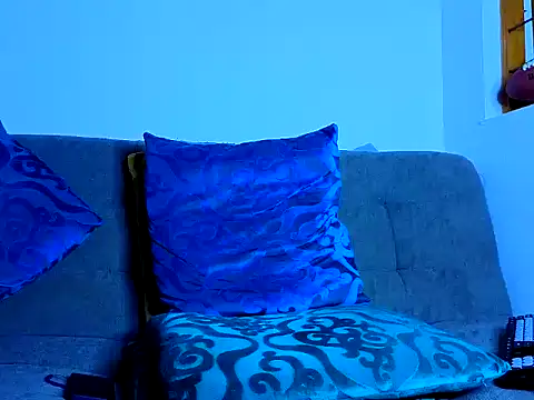 Lucien_Crow webcam