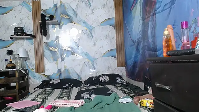 CataleyaRosee webcam
