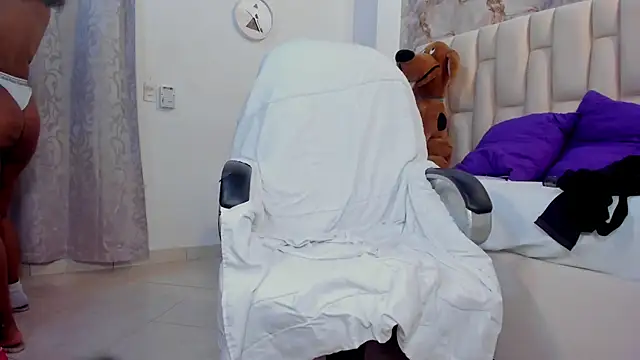 mia_rouxx1 webcam