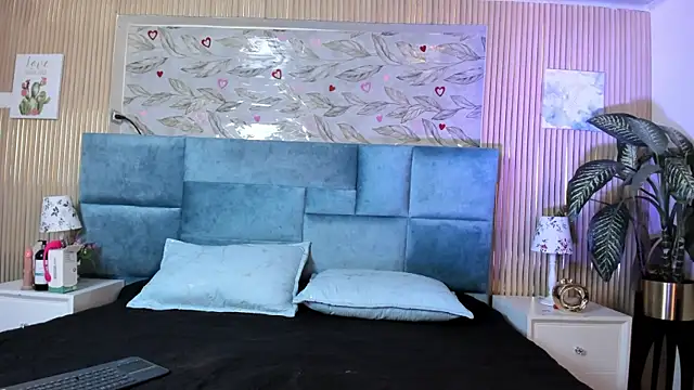 Delphine_doll webcam