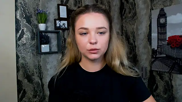 NicoleAura webcam