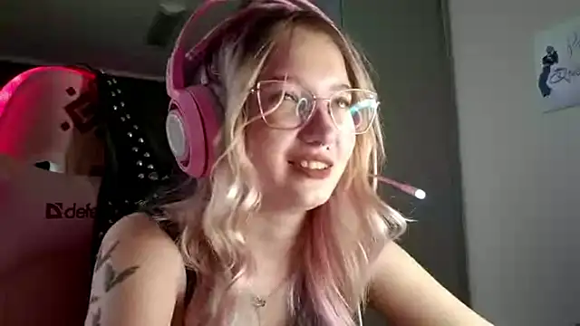 FunnyLila webcam