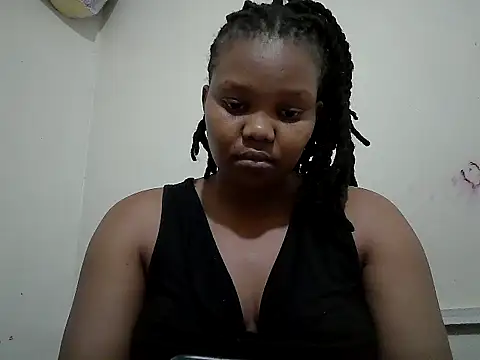 QueenAtynat webcam