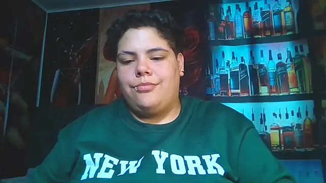 Hailey_Curvy webcam