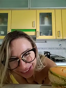 Monique_2023 webcam