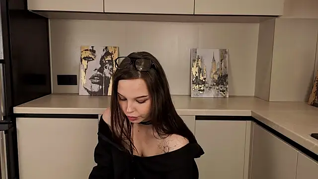 AnikaVelour live cam on StripChat
