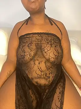 BIGMAMA011 webcam