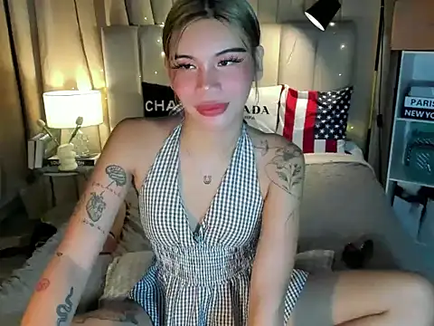 SiennaBlair live cam on StripChat