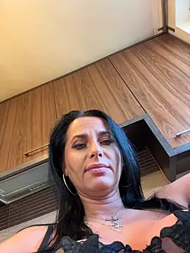 Hotmomcheckk_ webcam