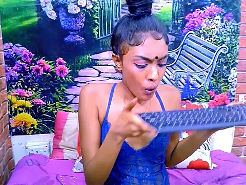 IndianPretty14u2Luv webcam