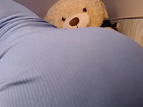 Elisheva03 live cam on StripChat
