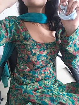 zoya_baby_ webcam