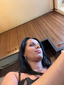 Hotmomcheckk_