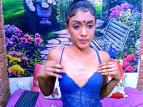 IndianPretty14u2Luv webcam