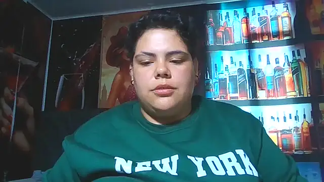 Hailey_Curvy webcam