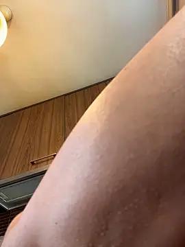 Hotmomcheckk_ webcam