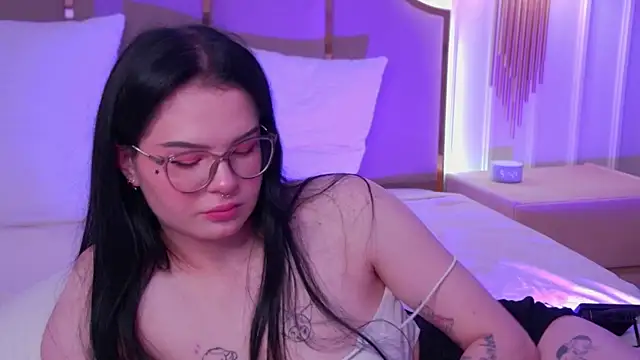 CindyMil live cam