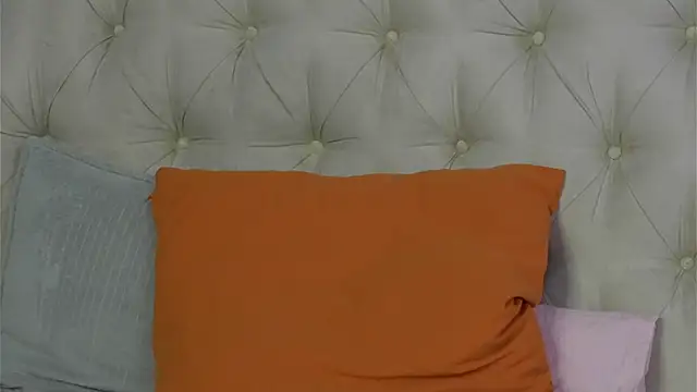 AshleyBllue live cam on StripChat