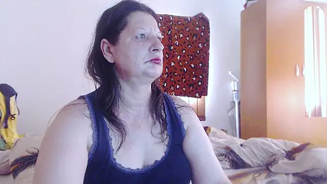 ExtasyMature live cam on StripChat