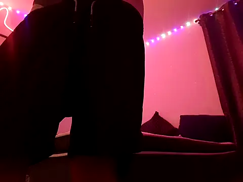 cheekyboyx live cam on StripChat
