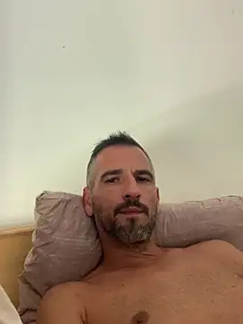mika13113 live cam on StripChat