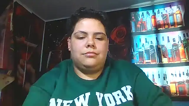 Hailey_Curvy webcam