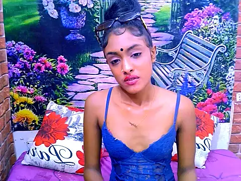 IndianPretty14u2Luv webcam
