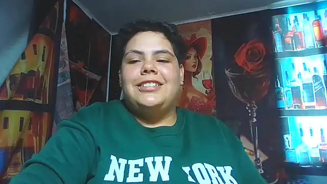 Hailey_Curvy webcam