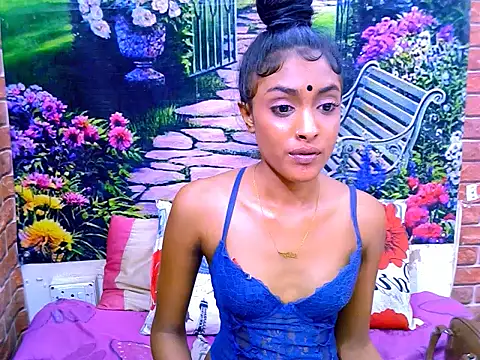 IndianPretty14u2Luv live cam on StripChat