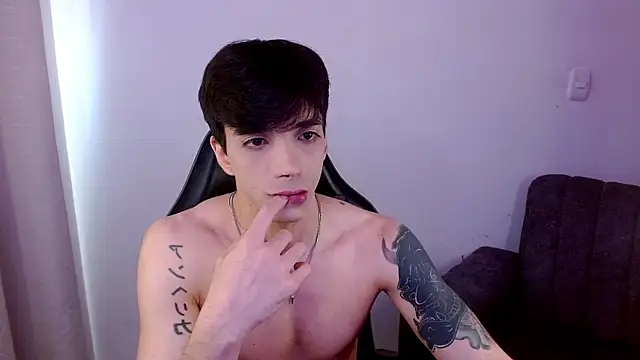 H3ll_B0I webcam