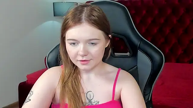 ElinaVale webcam