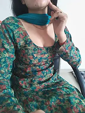 zoya_baby_ webcam