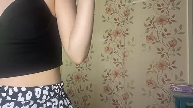 WhitePowerGirl webcam