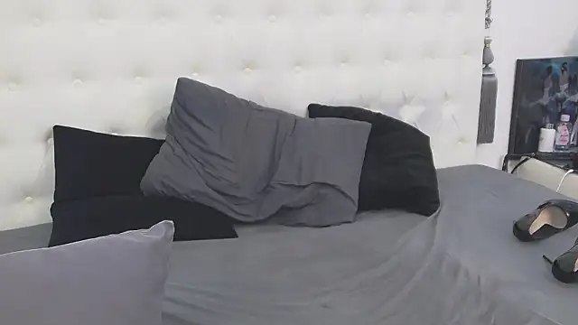 AlinaOnly webcam