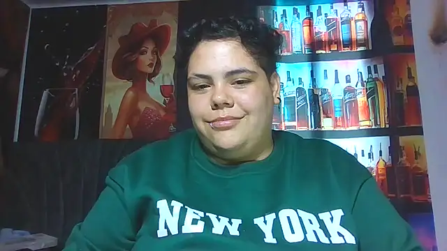 Hailey_Curvy webcam