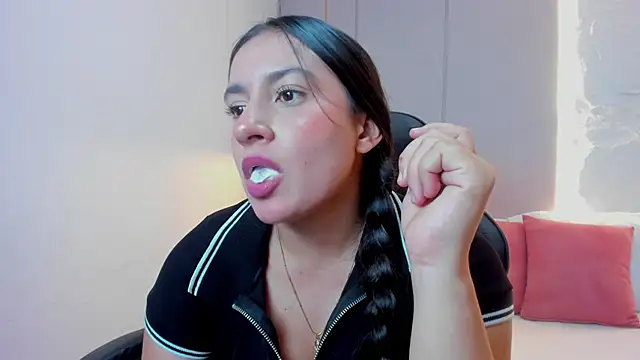 kira_relish webcam