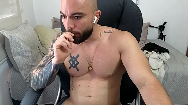 Isaac_Carter webcam
