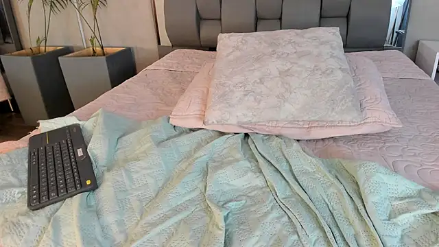 Charlie___Musk webcam