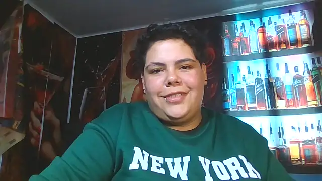 Hailey_Curvy webcam