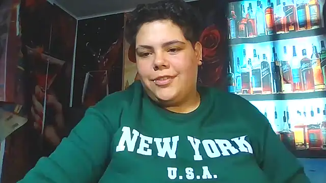 Hailey_Curvy webcam