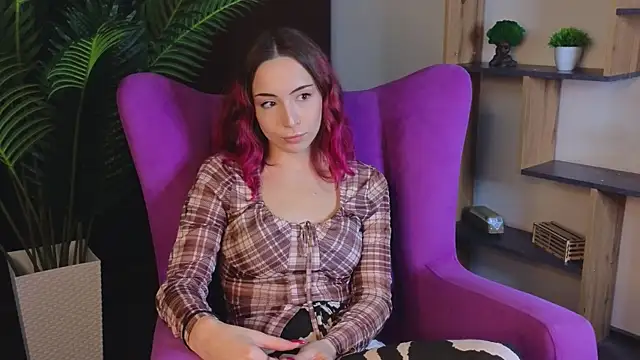 BessieKunimitsu live cam on StripChat
