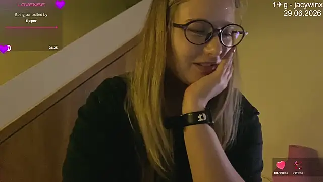 JacyWinslat live cam on StripChat
